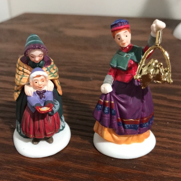 Dept 56 Twelve Days of Dickens Village Two Turtle Doves - Picture 2 of 5